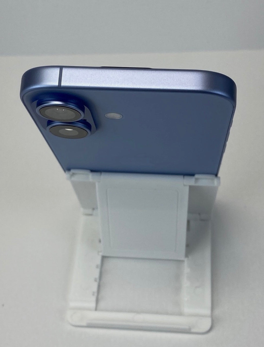 iPhone 17 & iPad – Refurbished (Dealer Sourced)