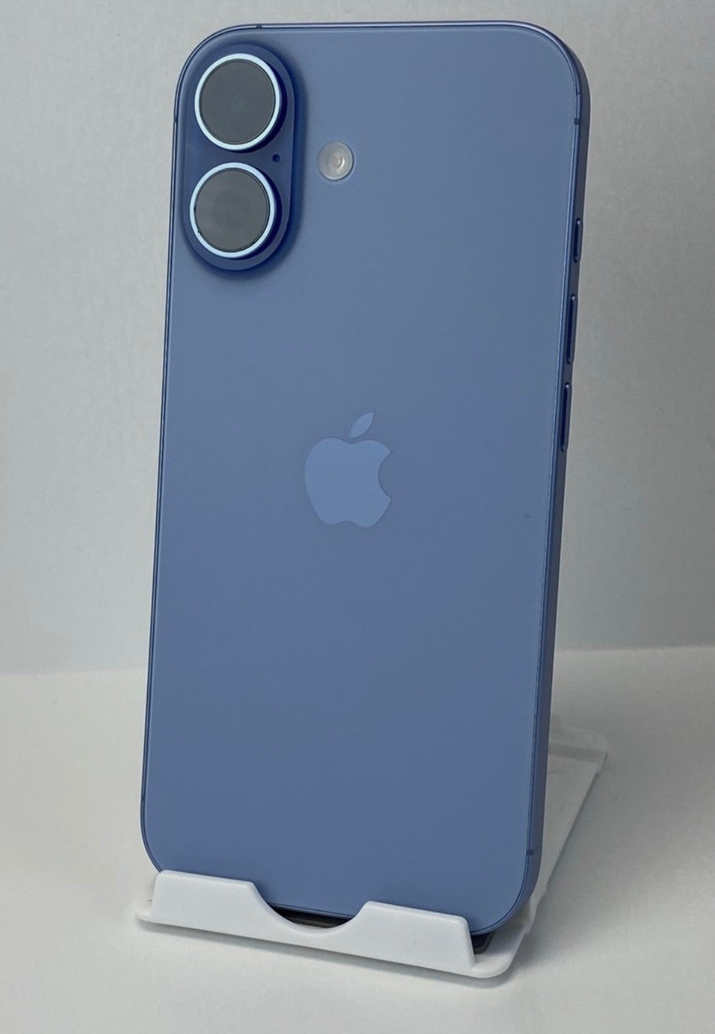 iPhone 17 & iPad – Refurbished (Dealer Sourced)